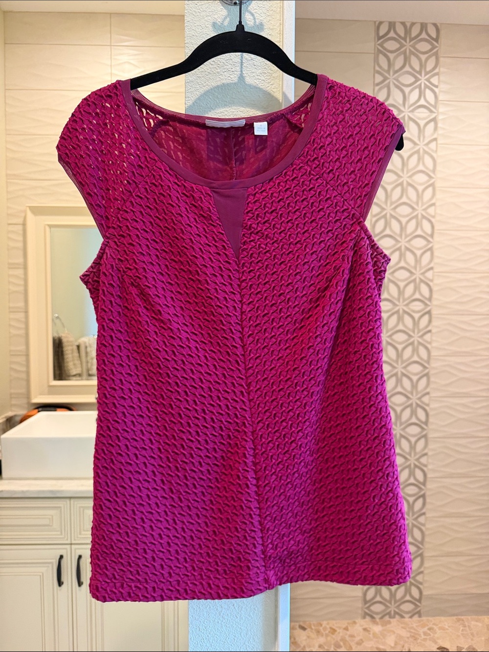 Sleeveless Textured Magenta Women's Top